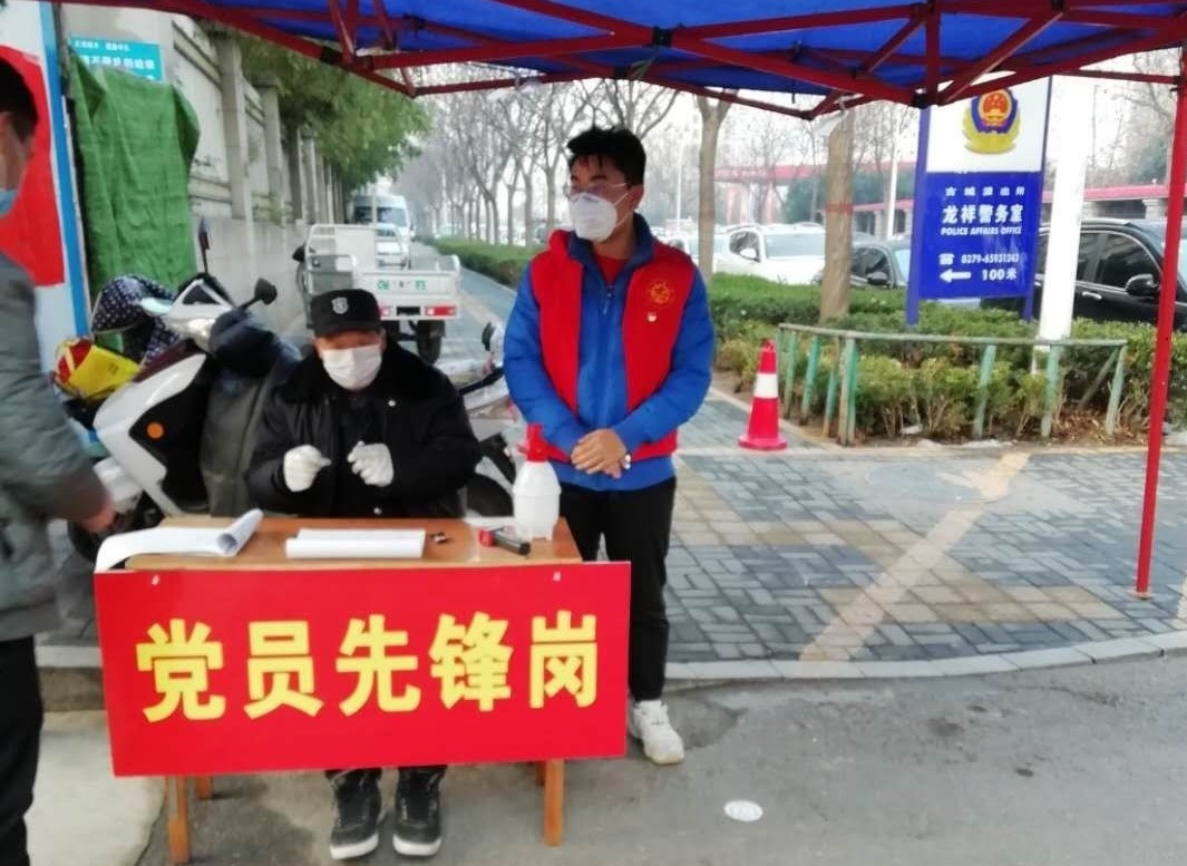 ����������