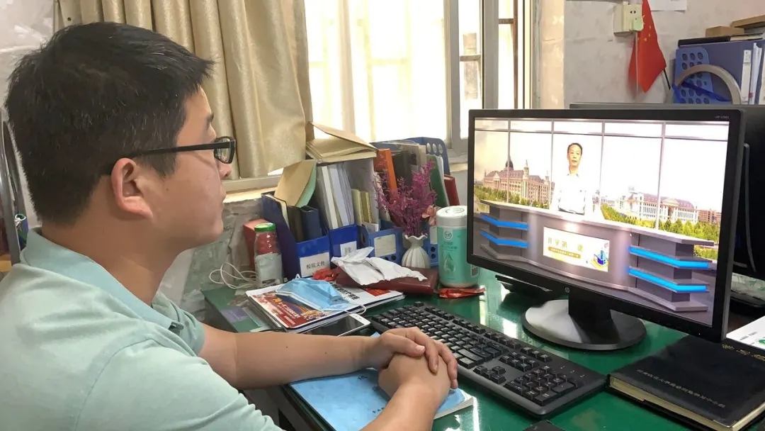 ����������