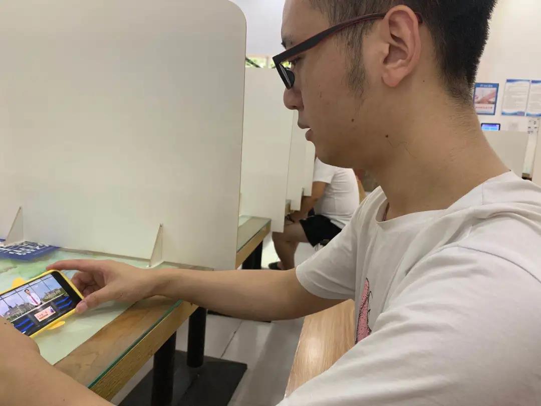 ����������