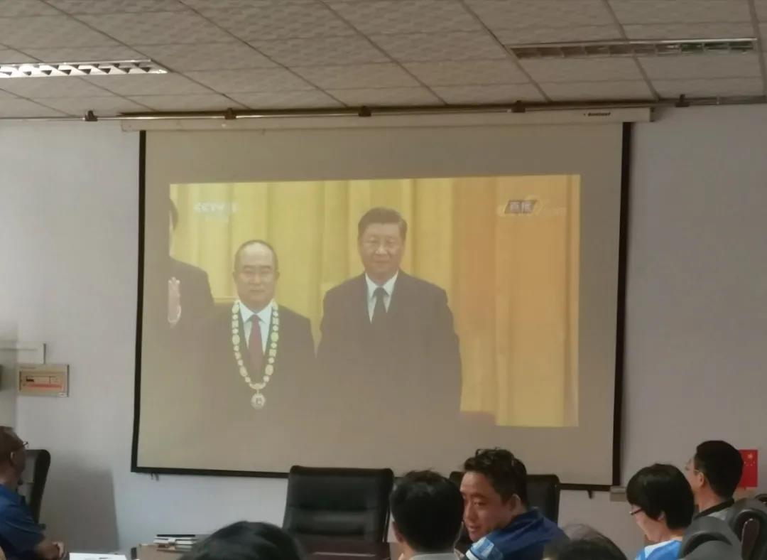 ����������