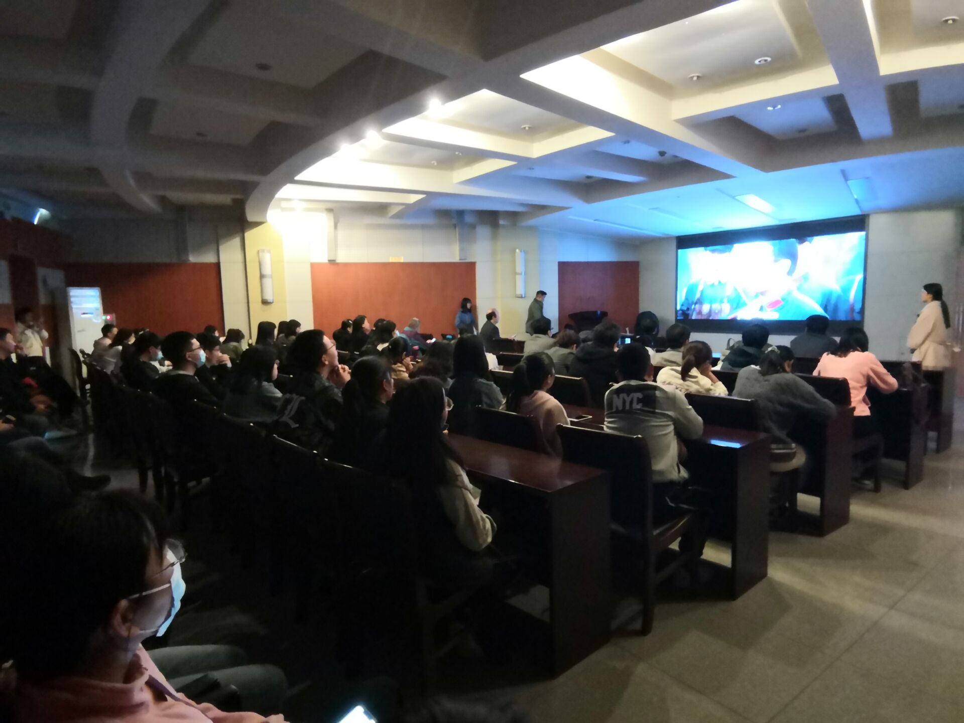 ����������