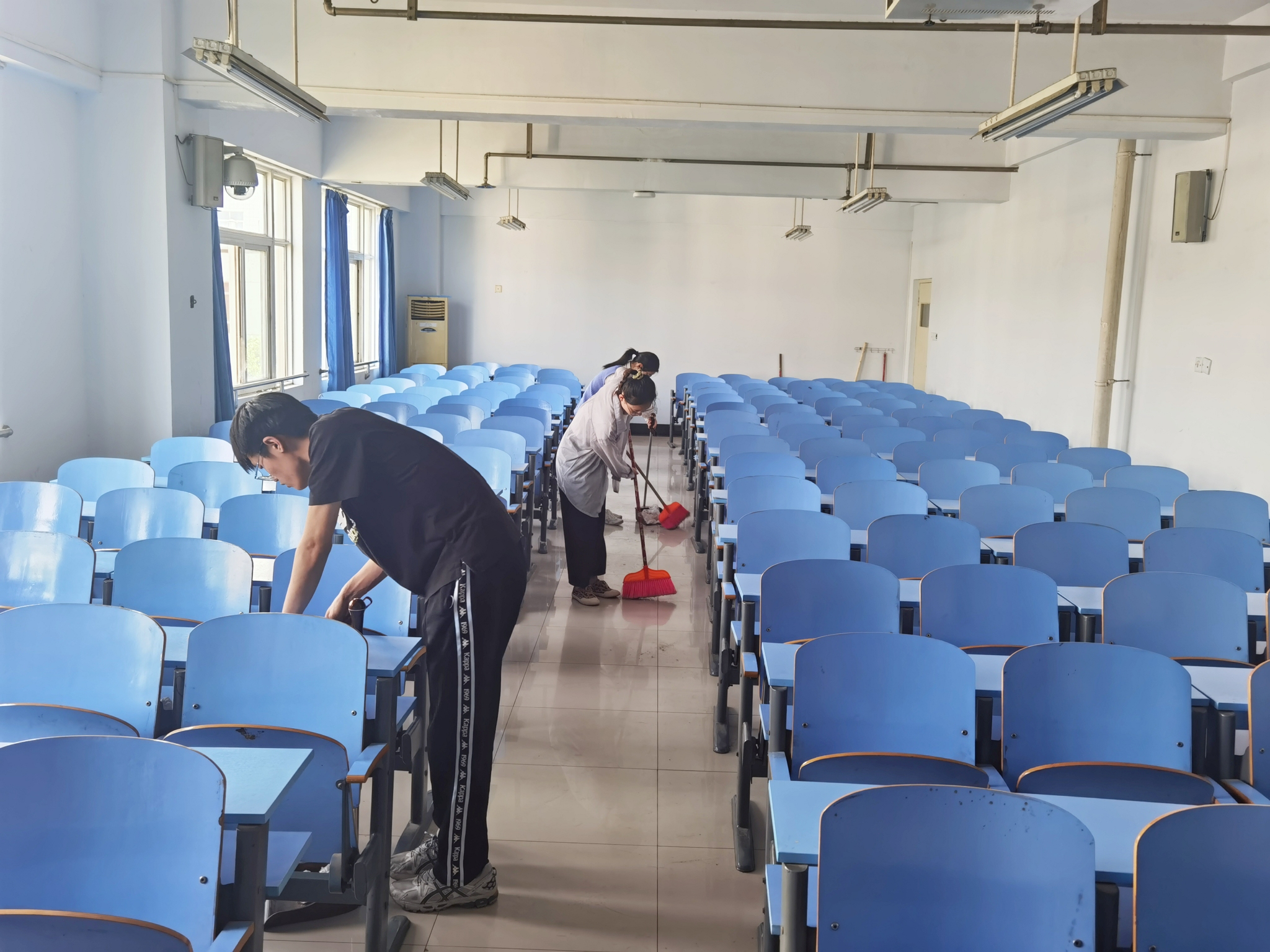 ����������