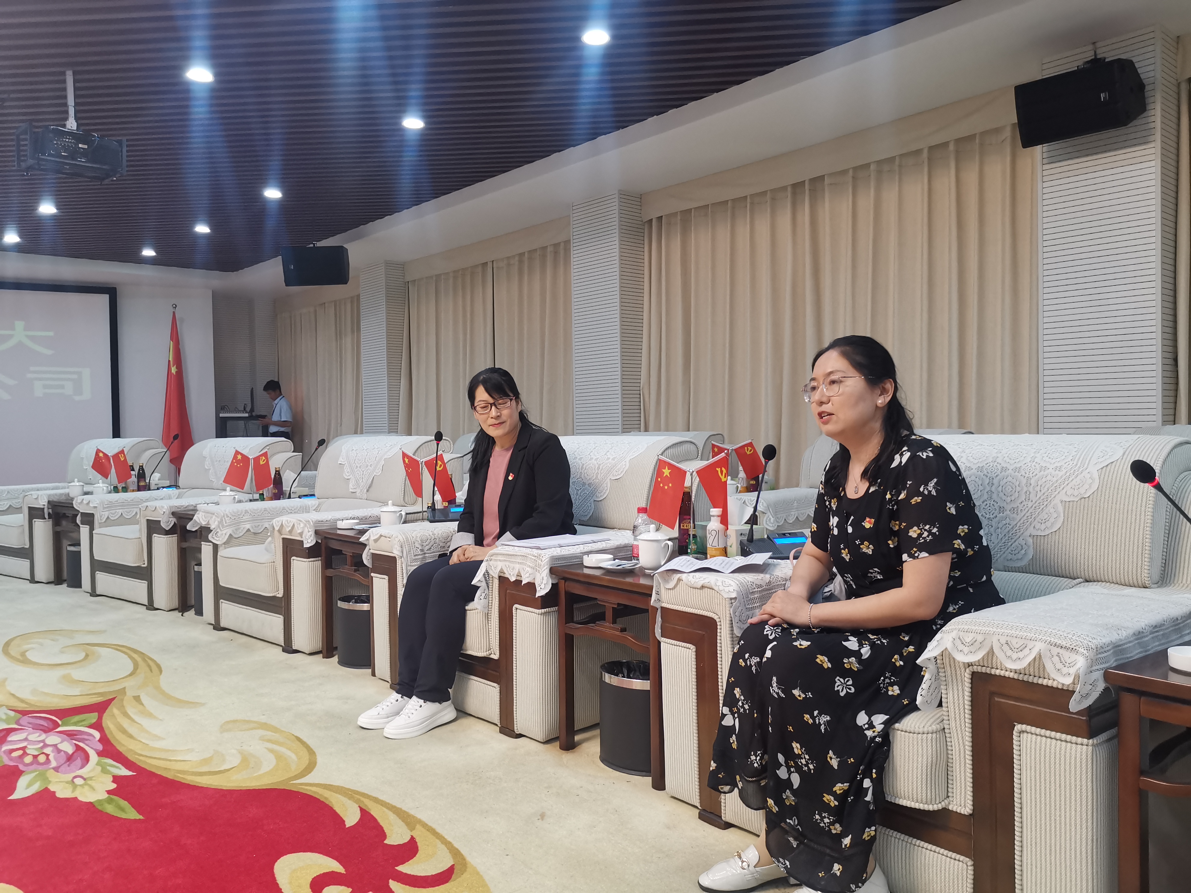 ����������