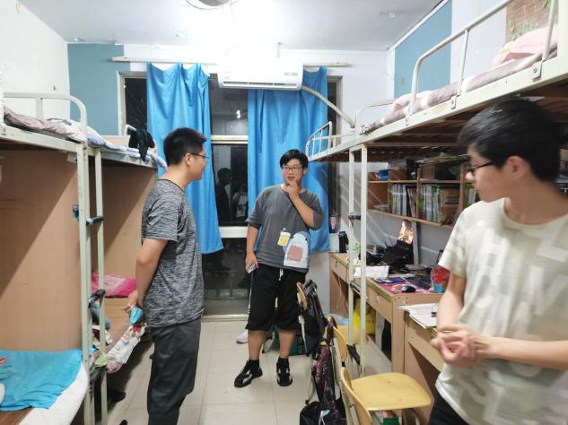 ����������