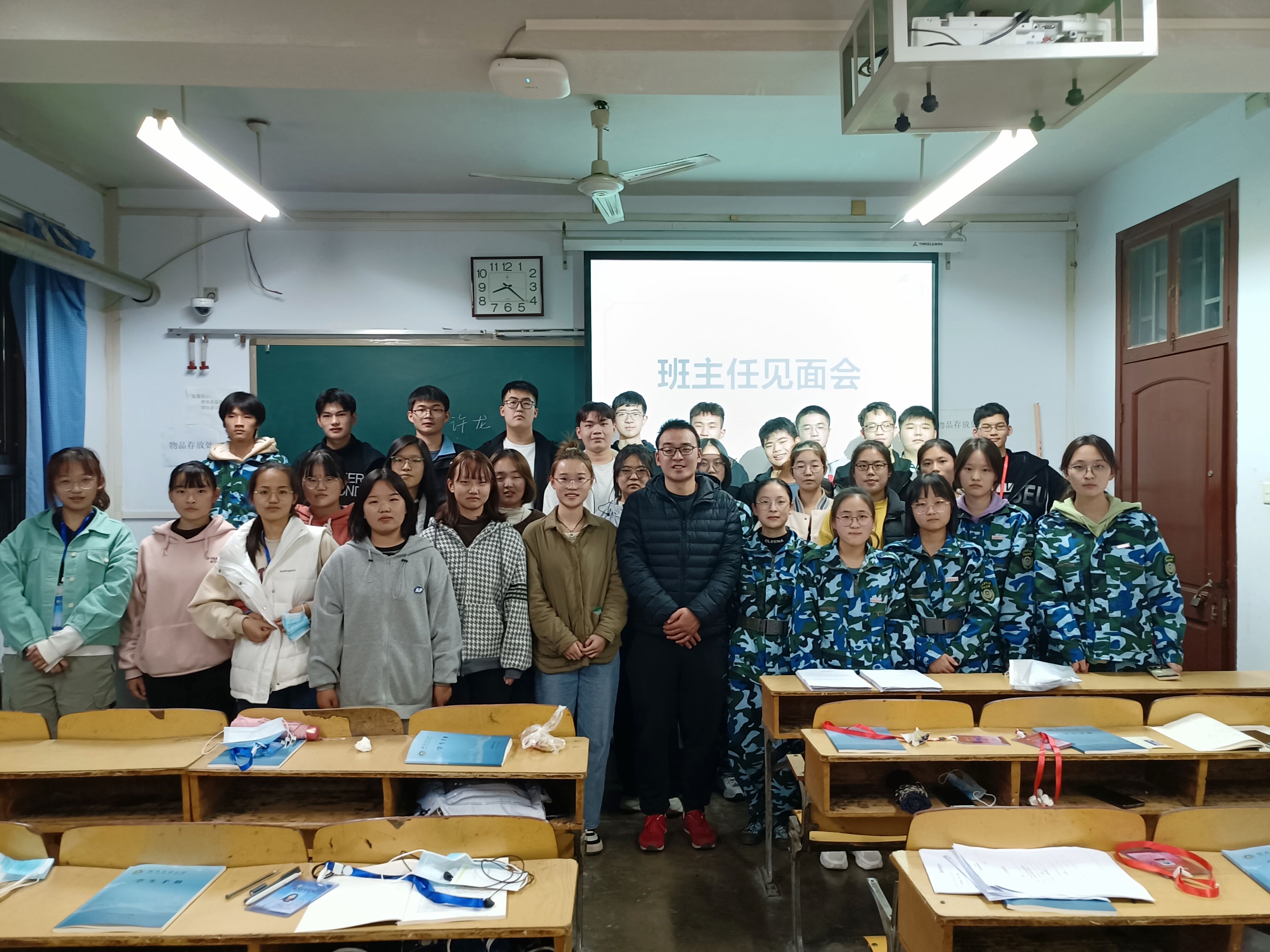 ����������