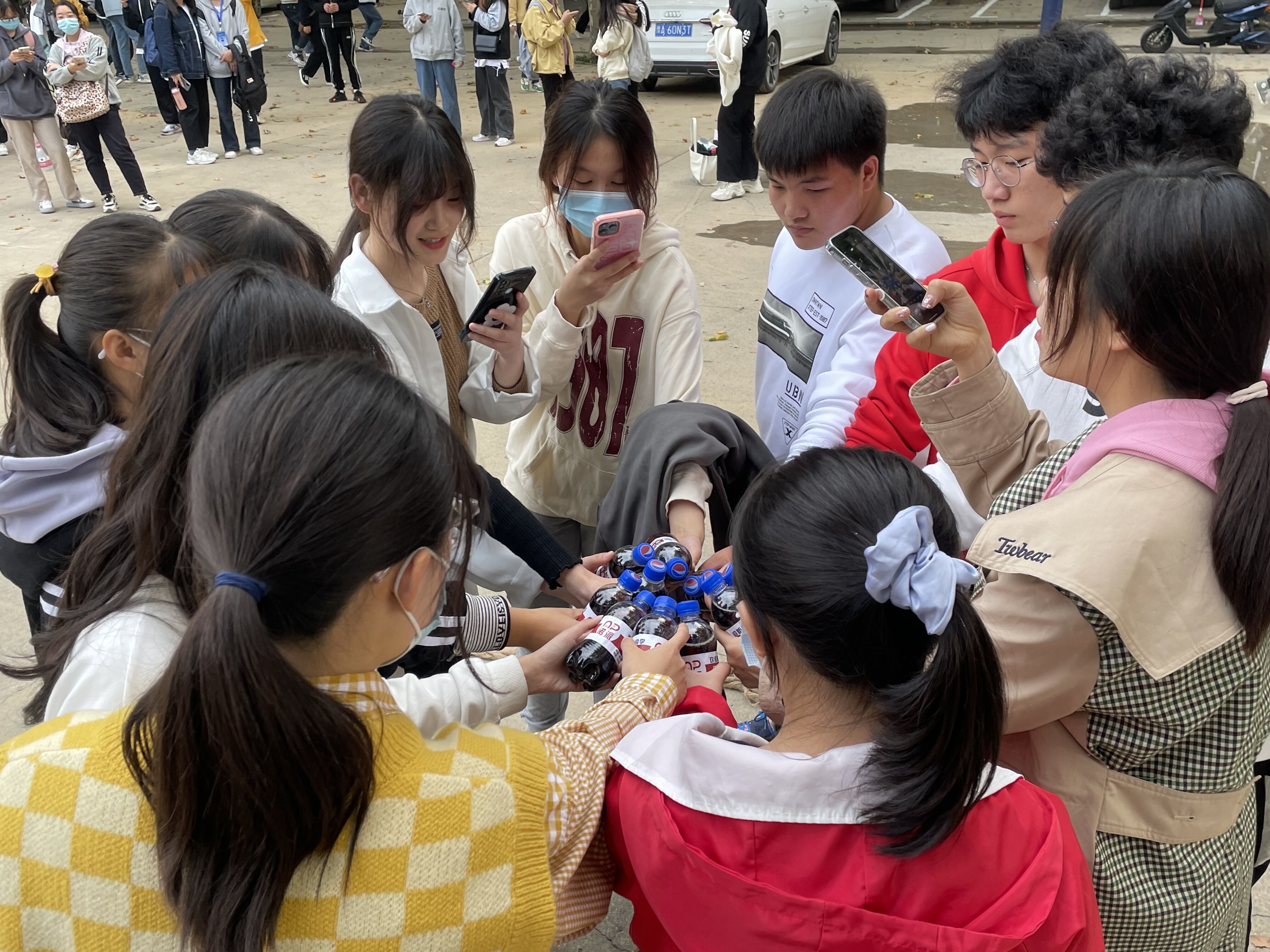 ����������