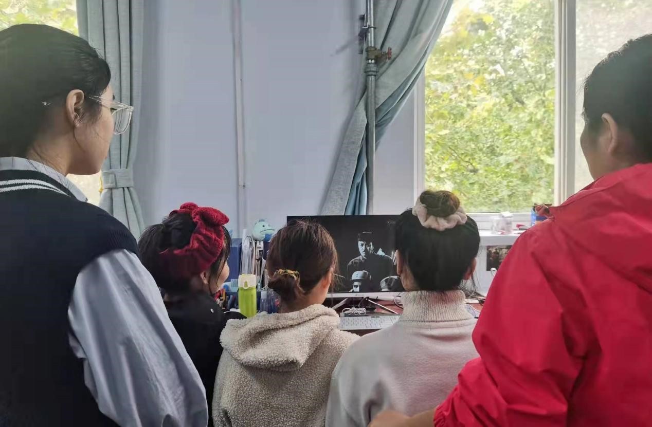 ����������