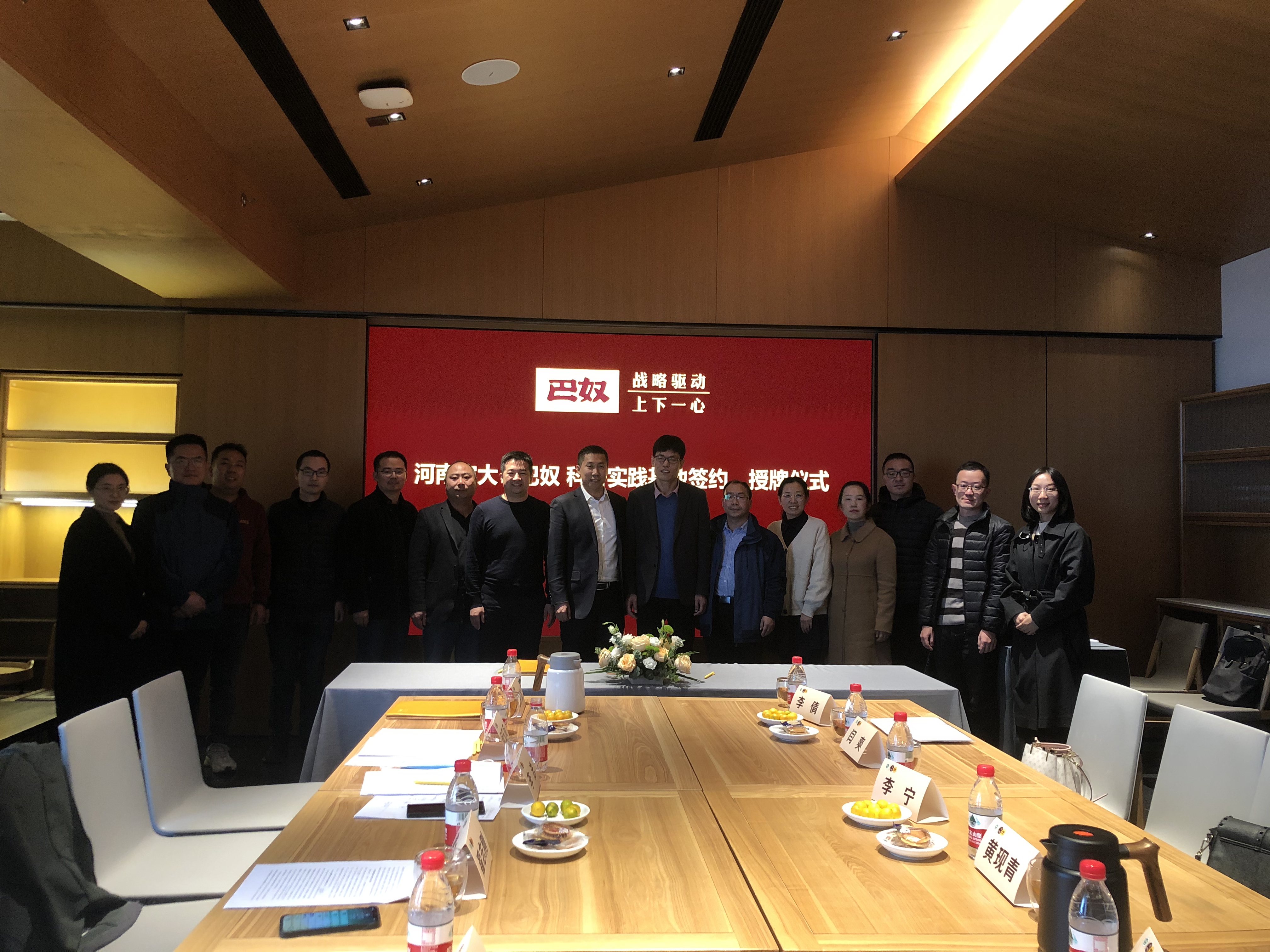 ����������