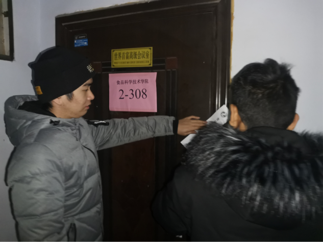 ����������