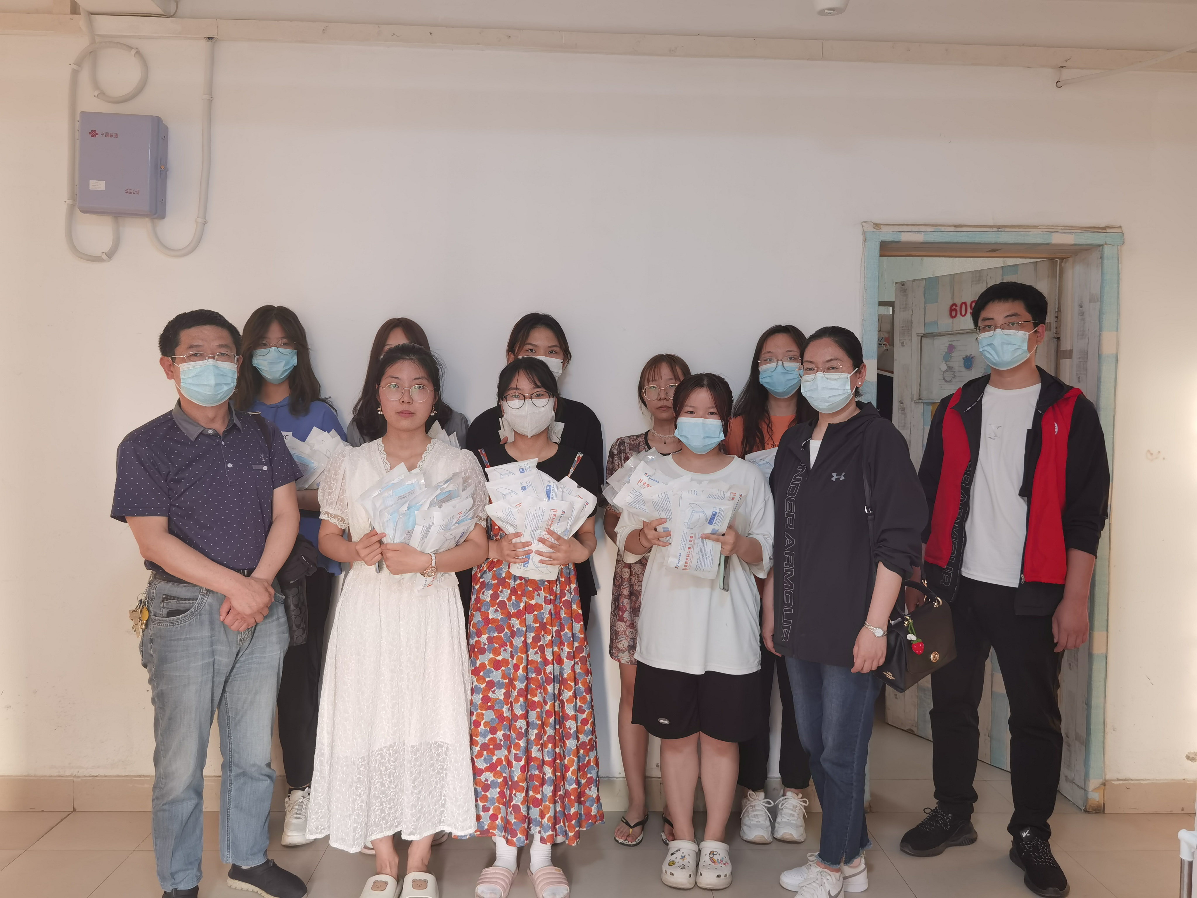 ����������