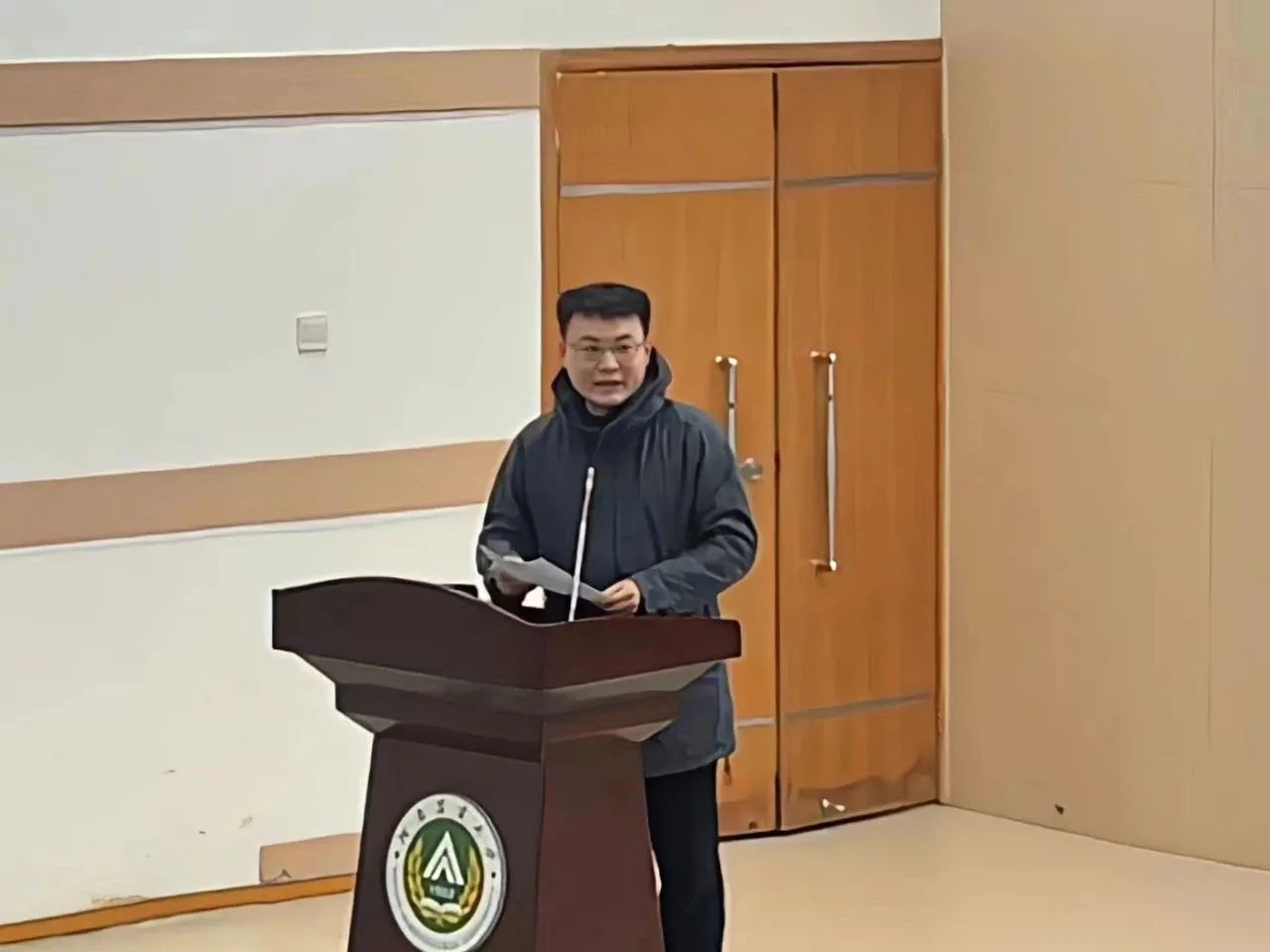 ����������