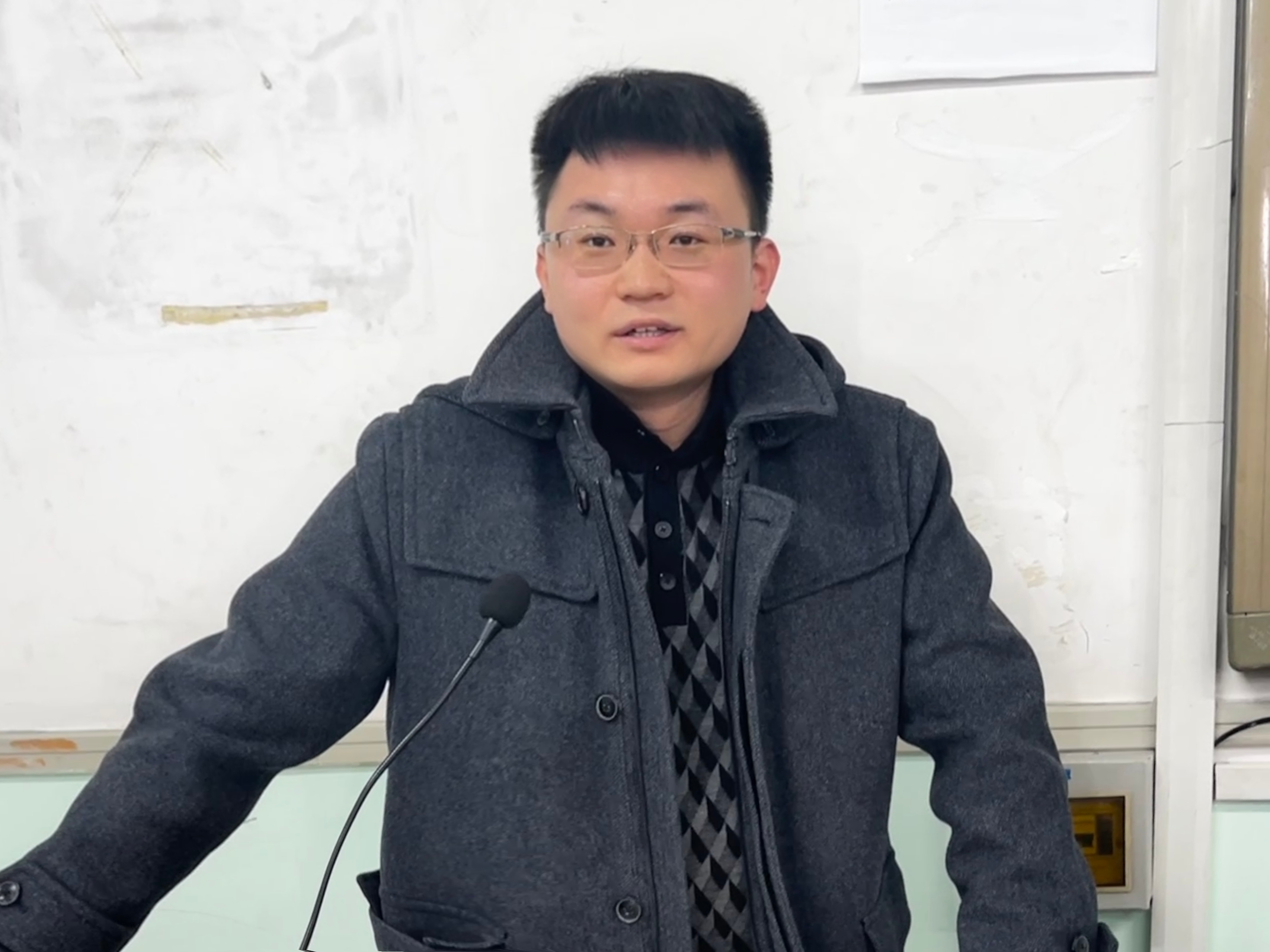 ����������