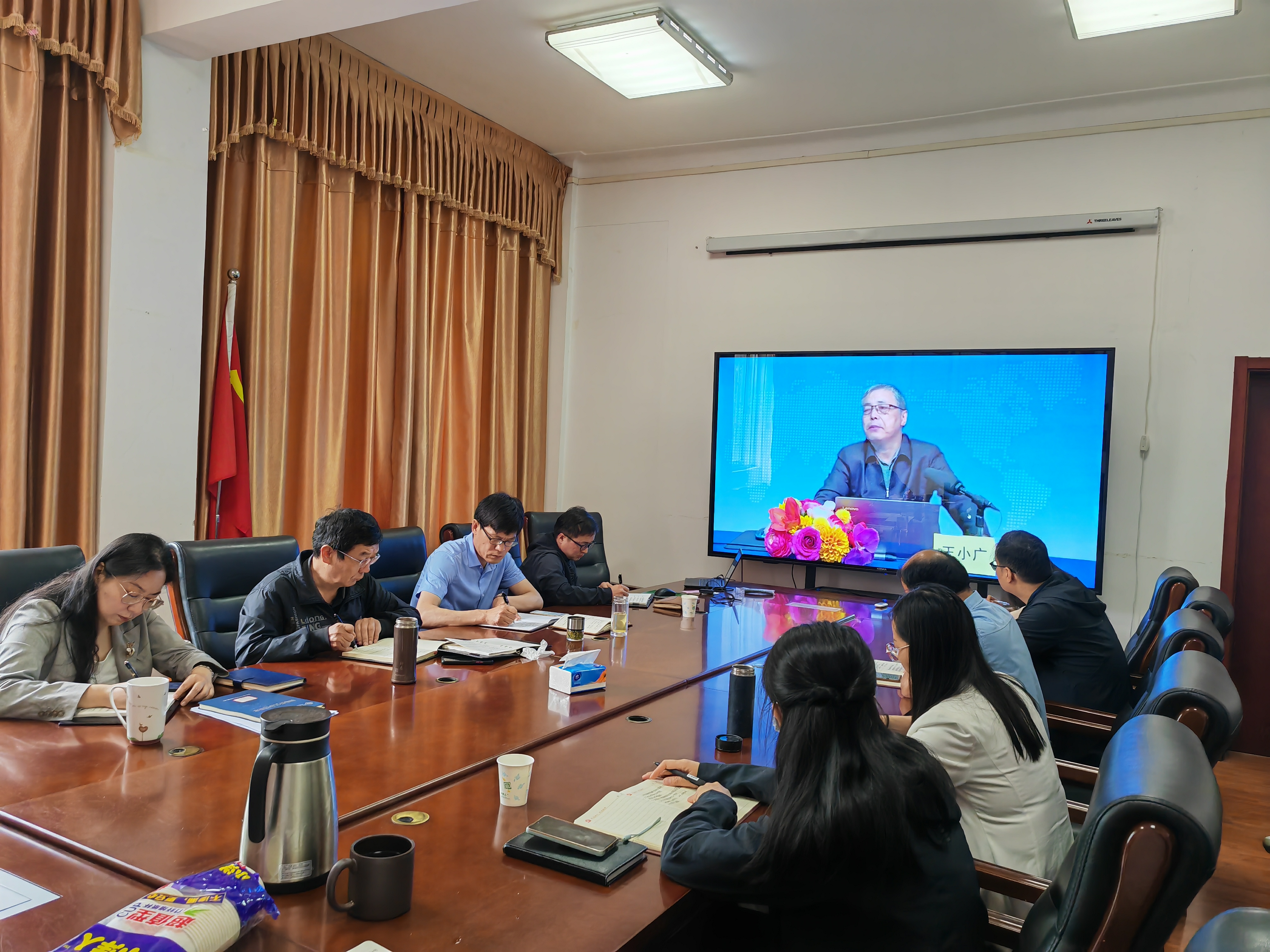 ����������