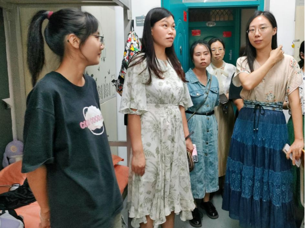 ����������