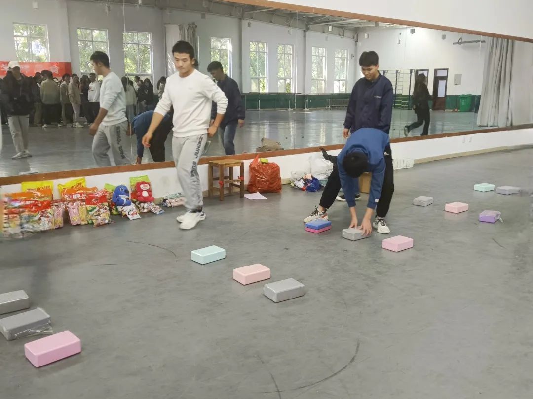 ����������