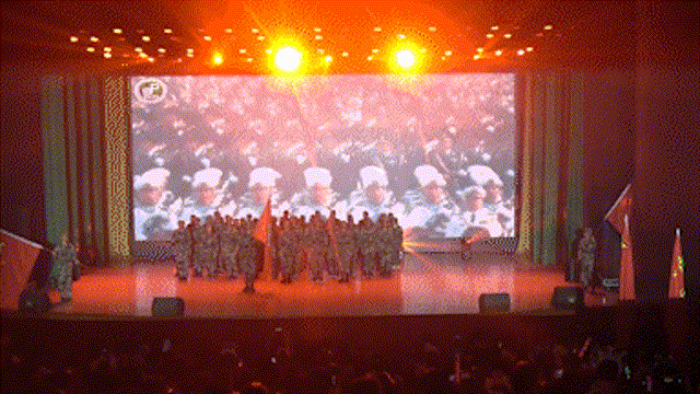 ����������