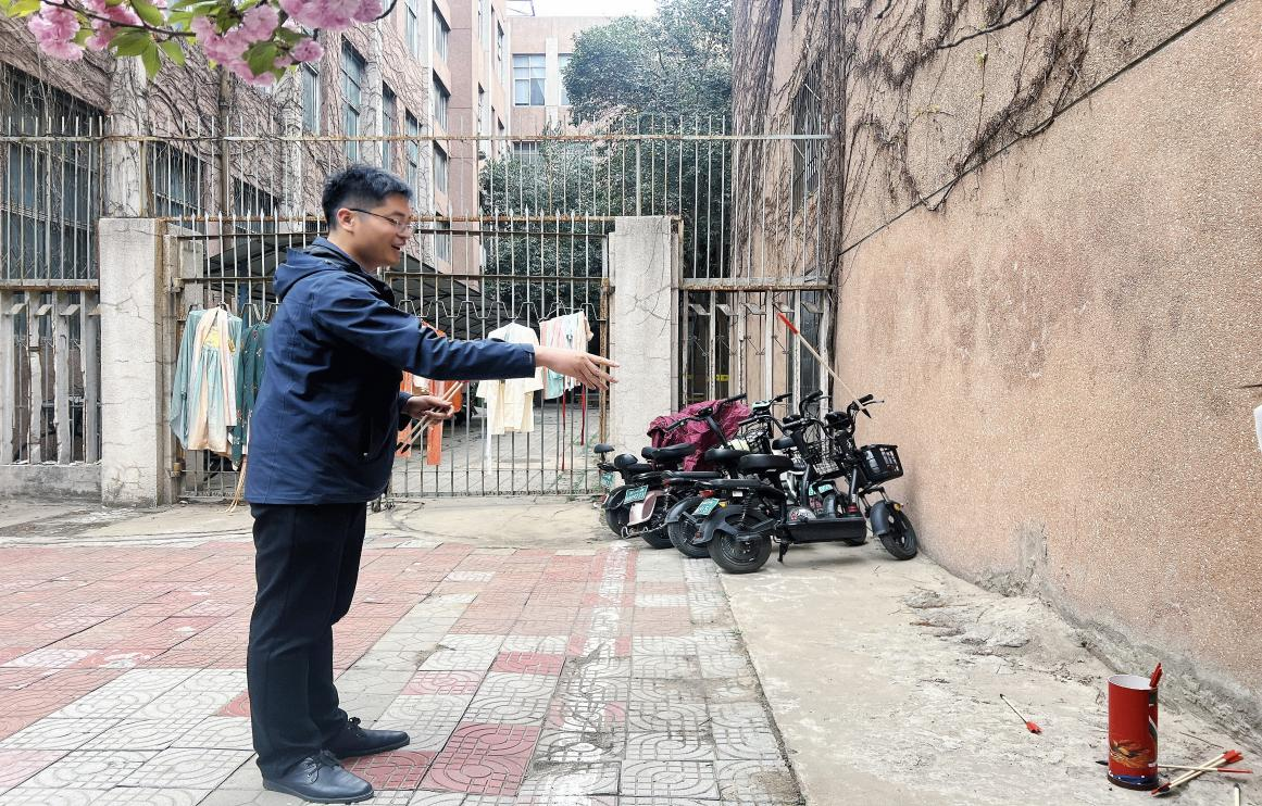 ����������