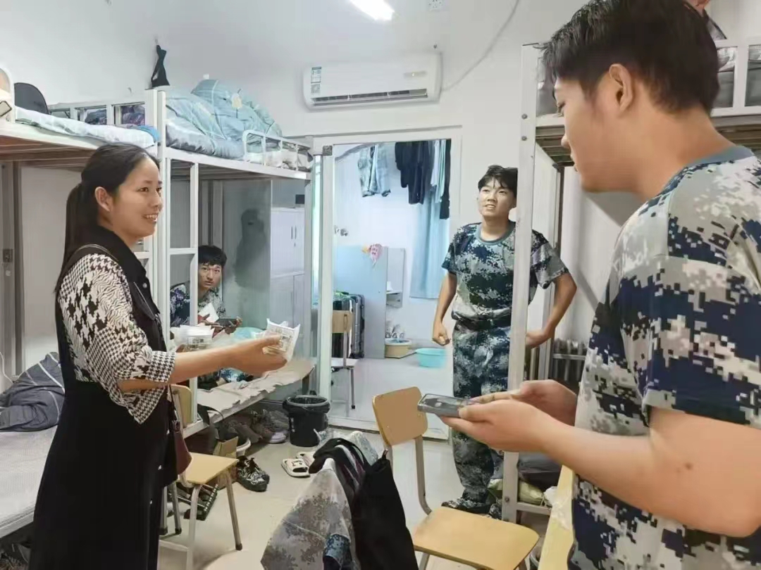 ����������