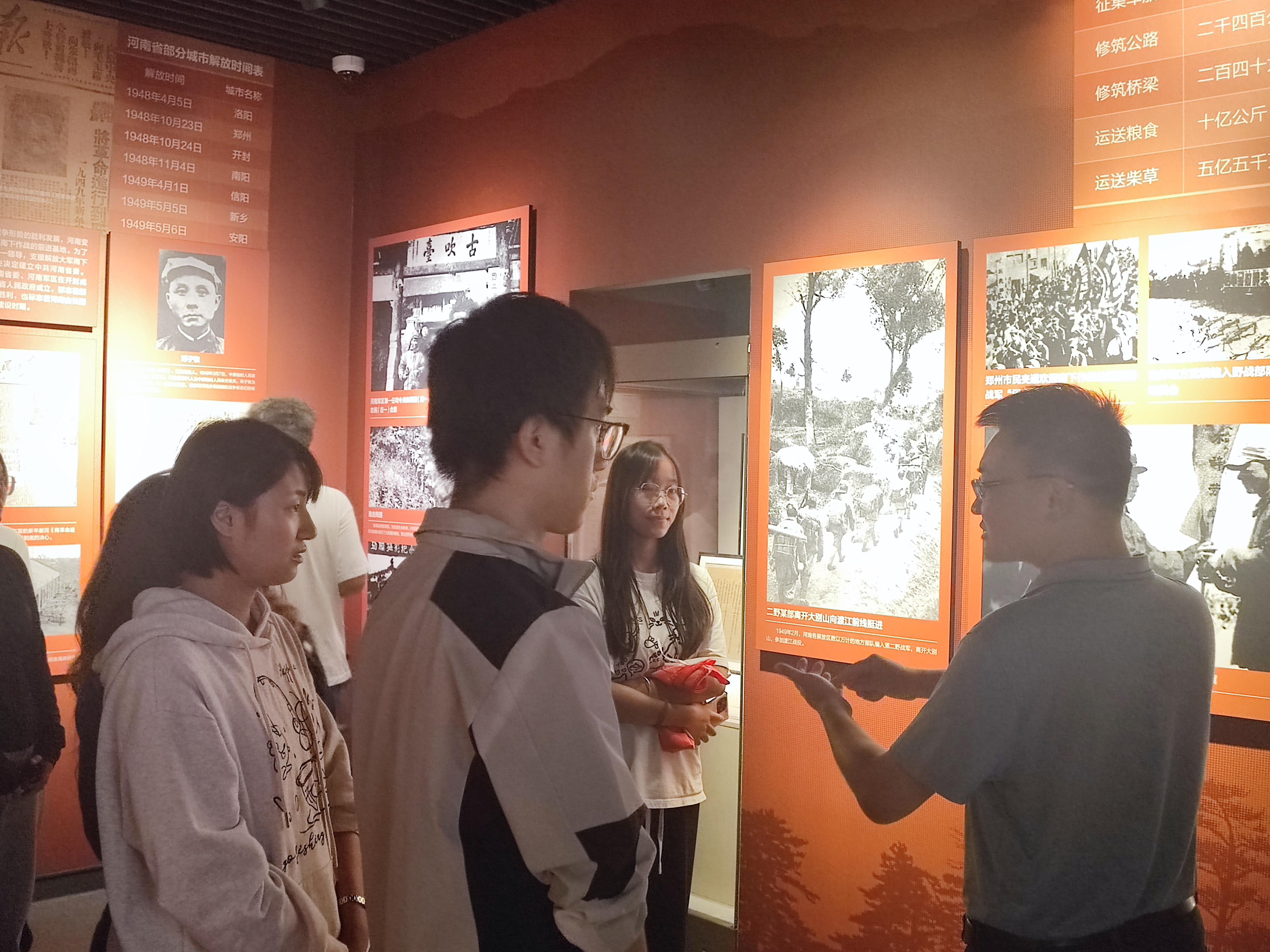 ����������