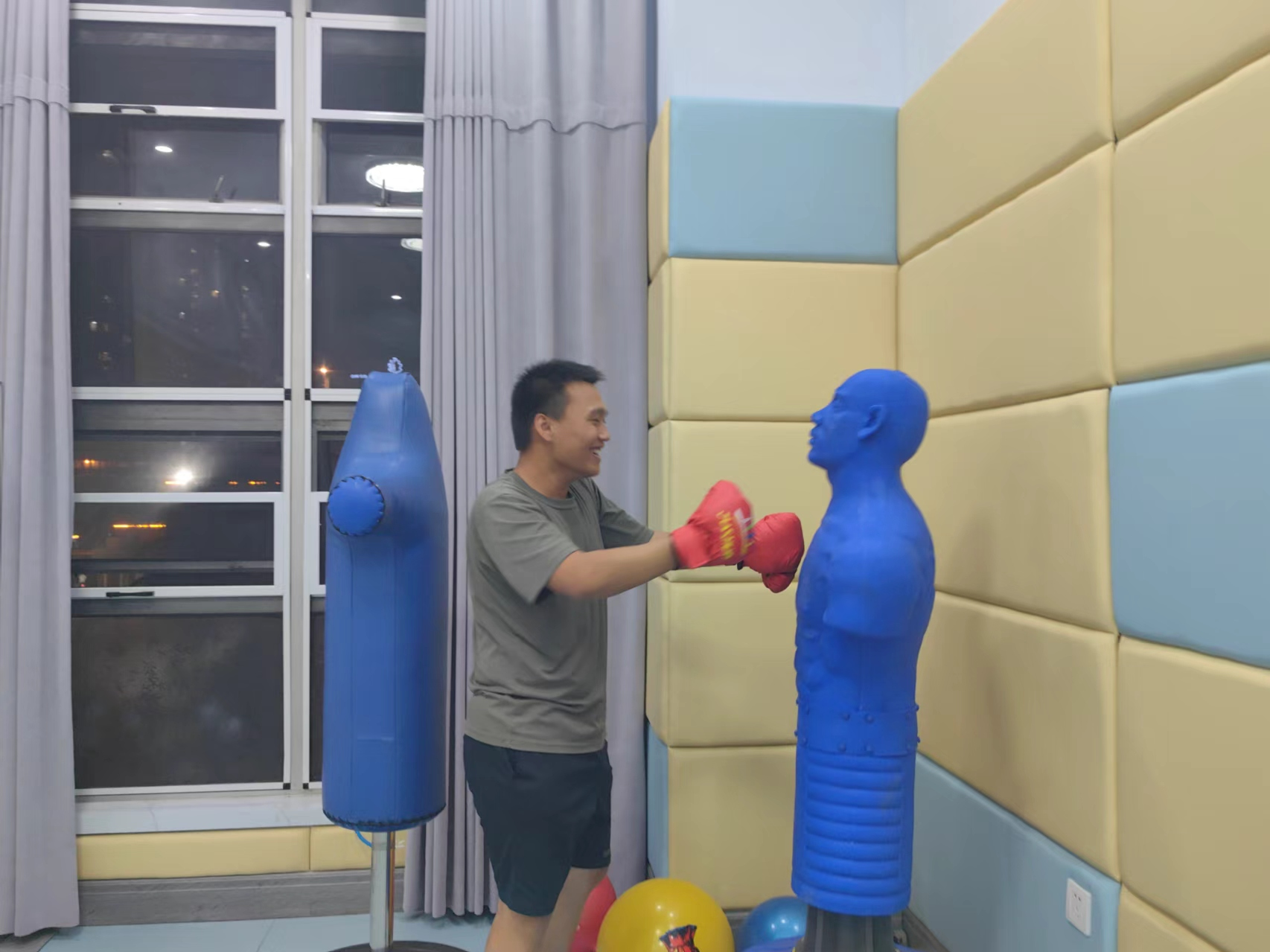 ����������