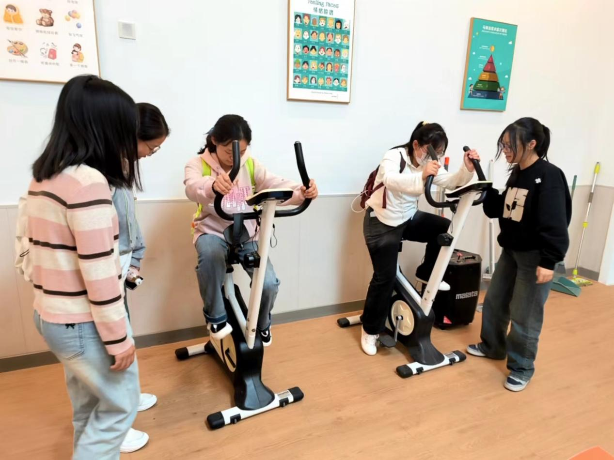 ����������