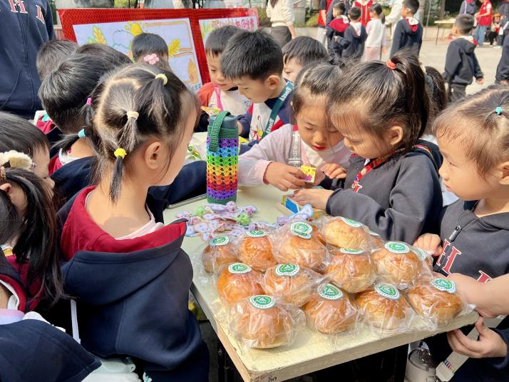 ����������