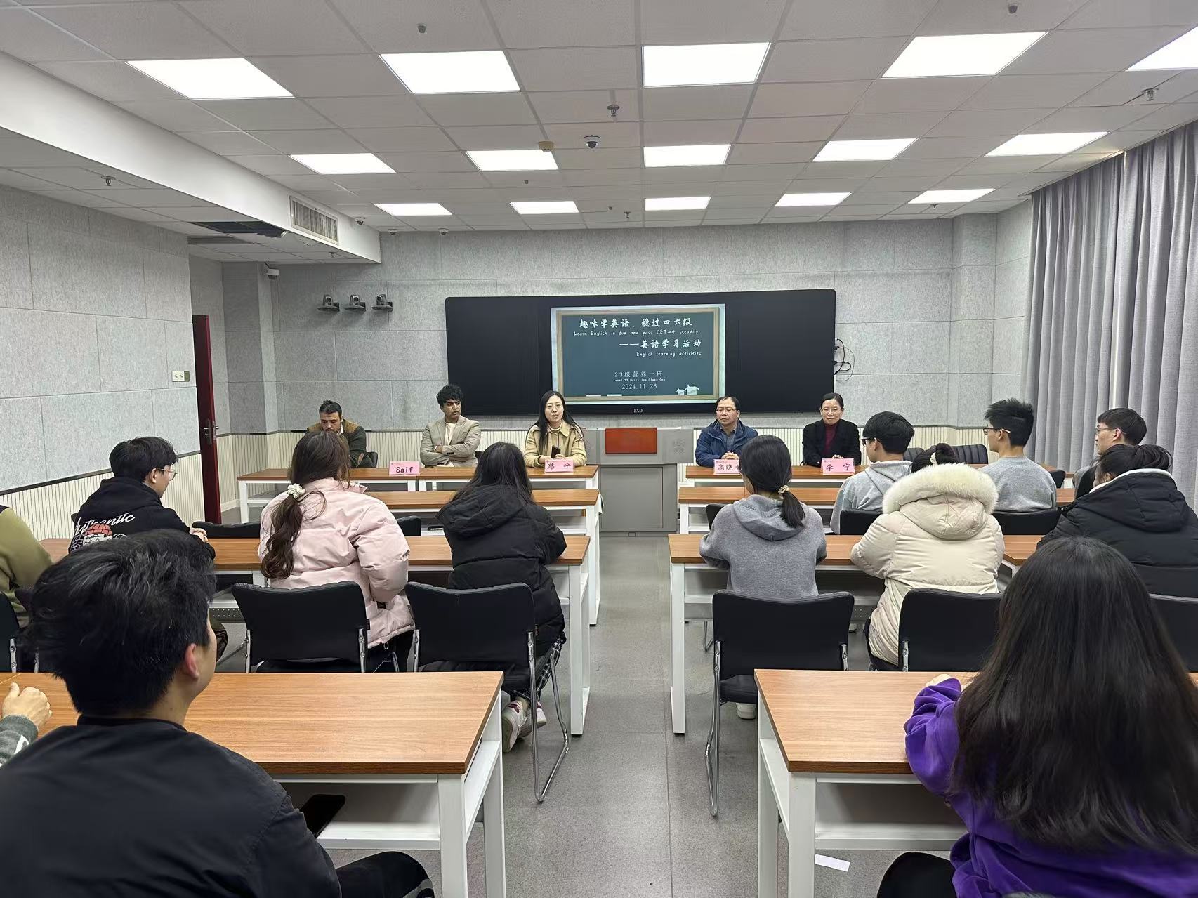 ����������