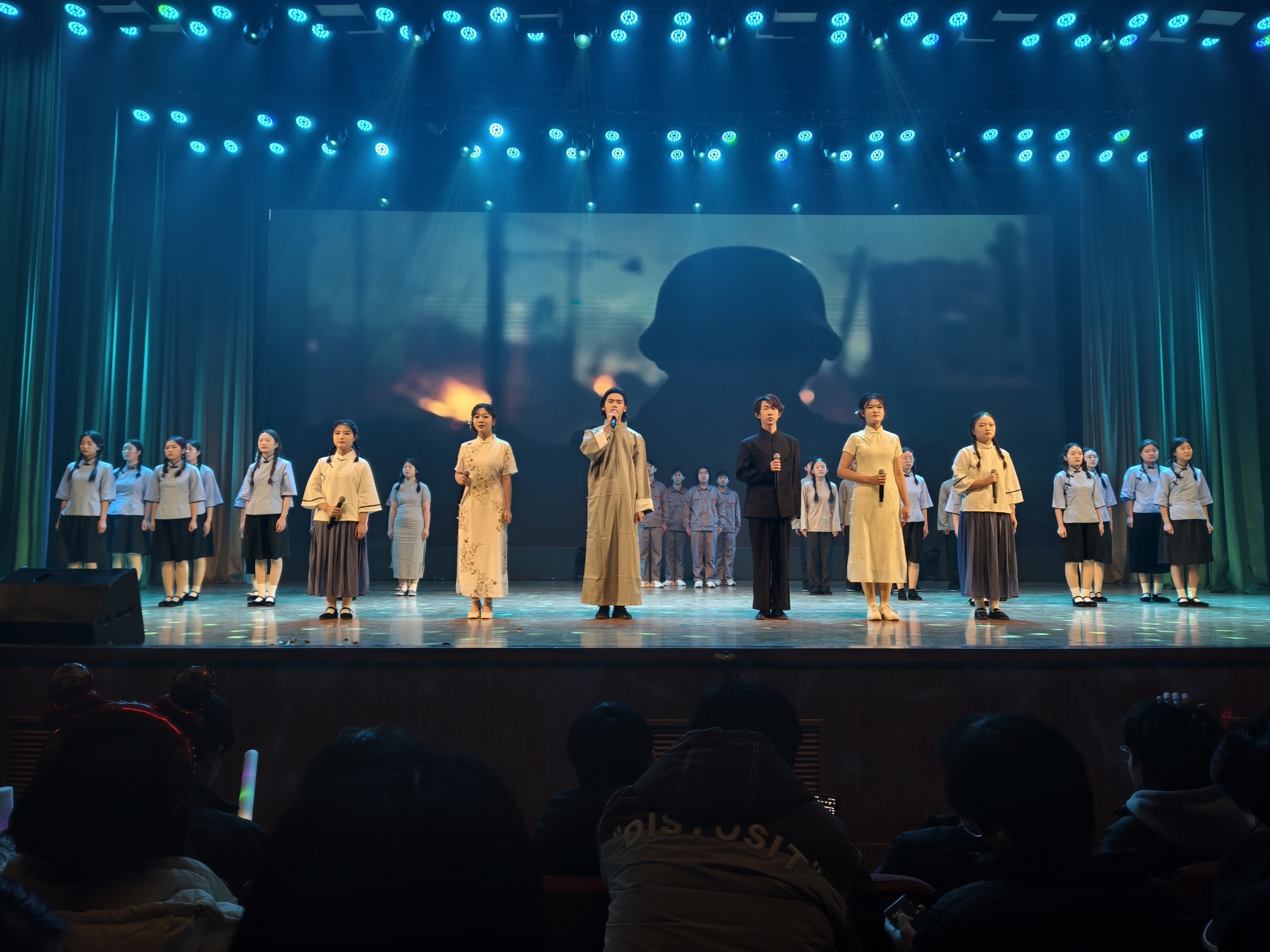 ����������