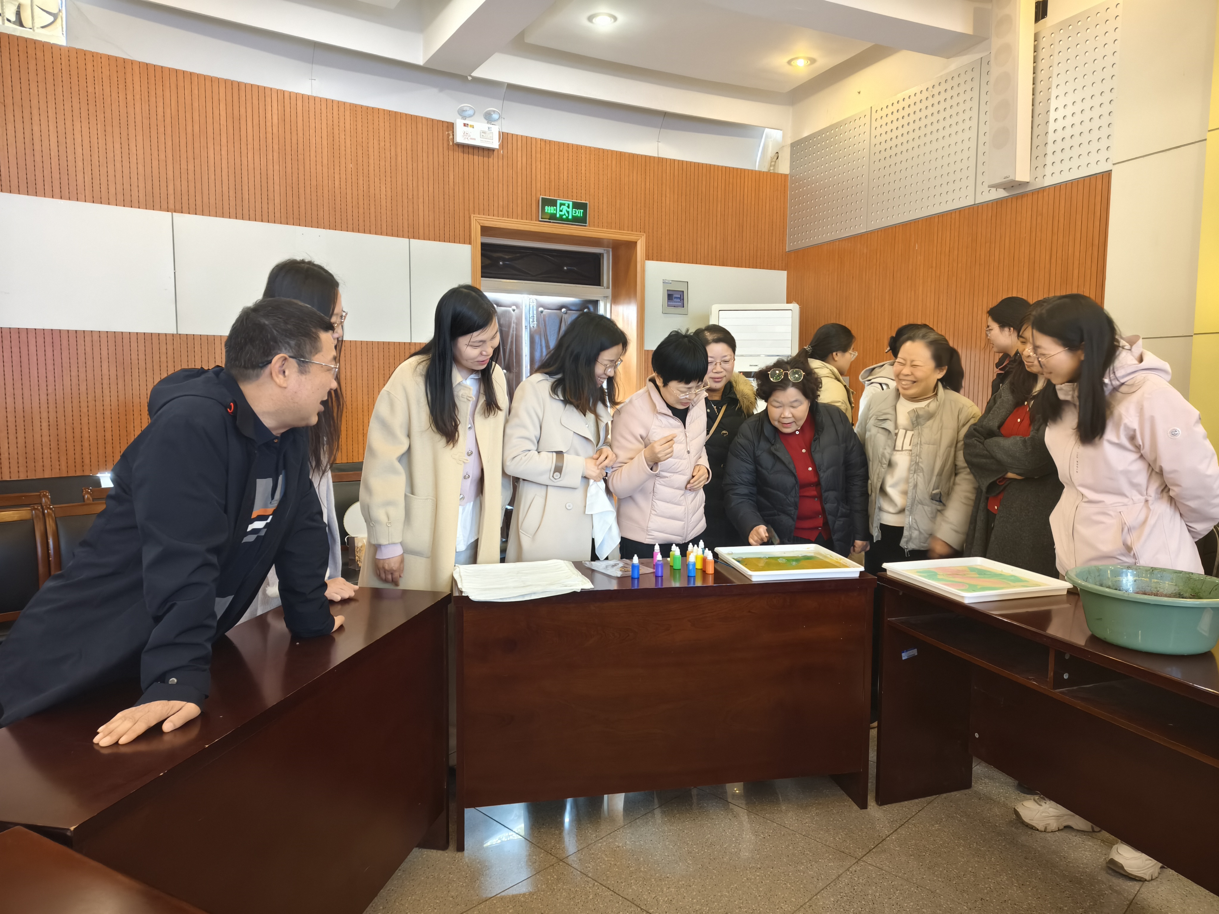 ����������