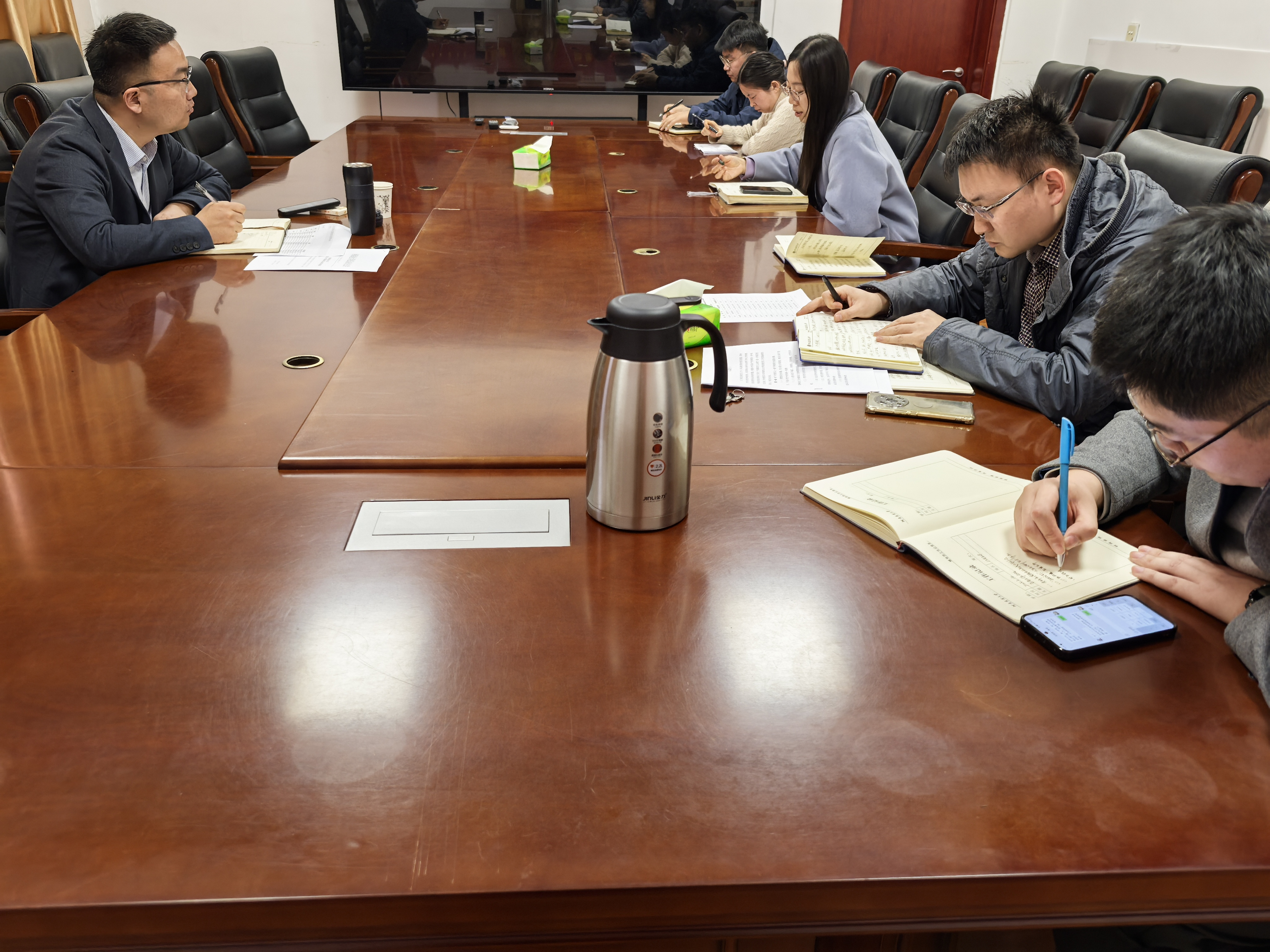 ����������