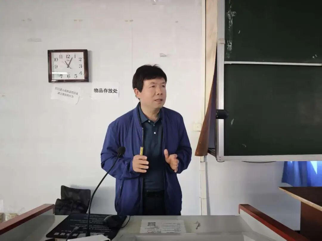 ����������