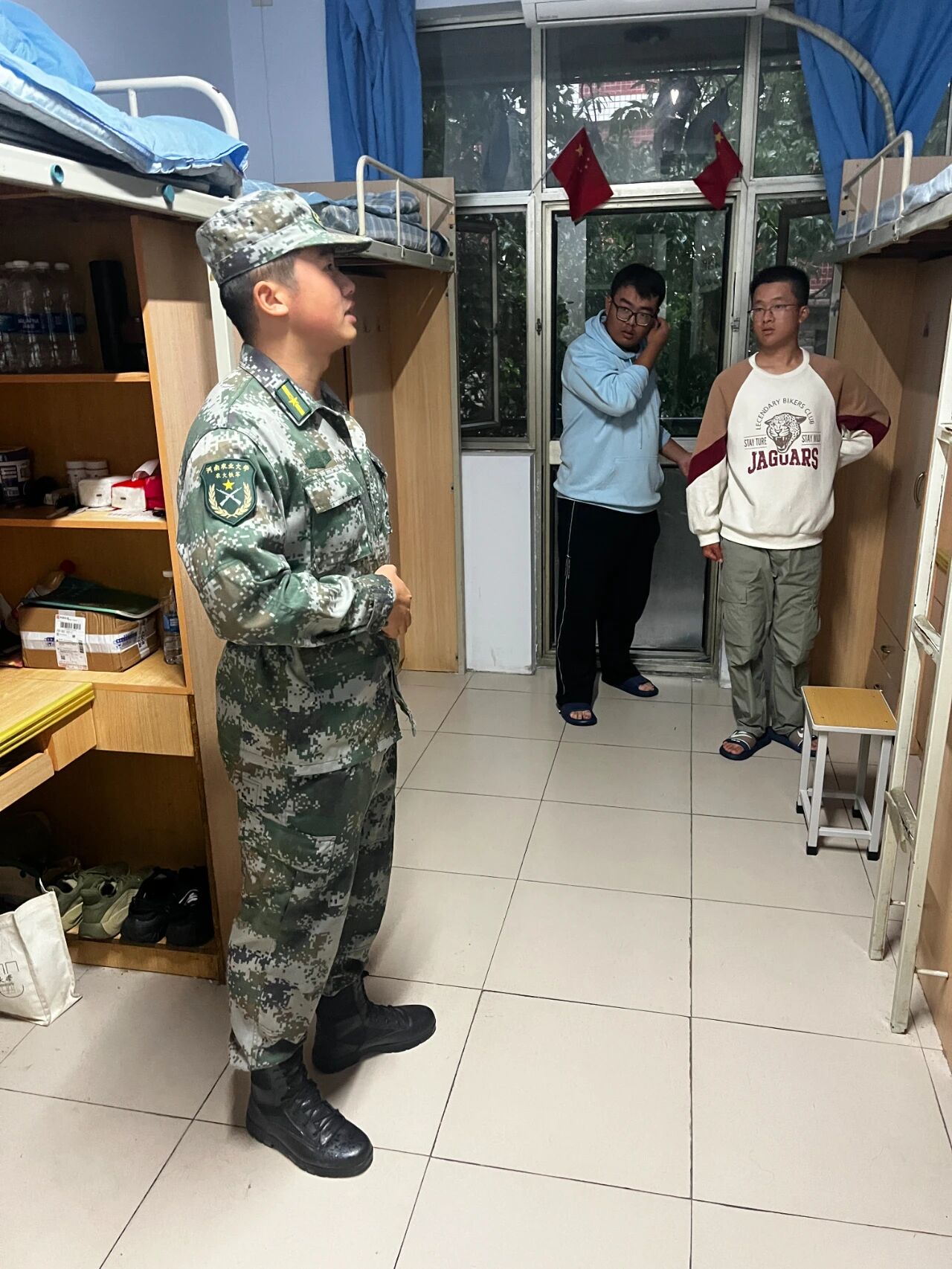 ����������