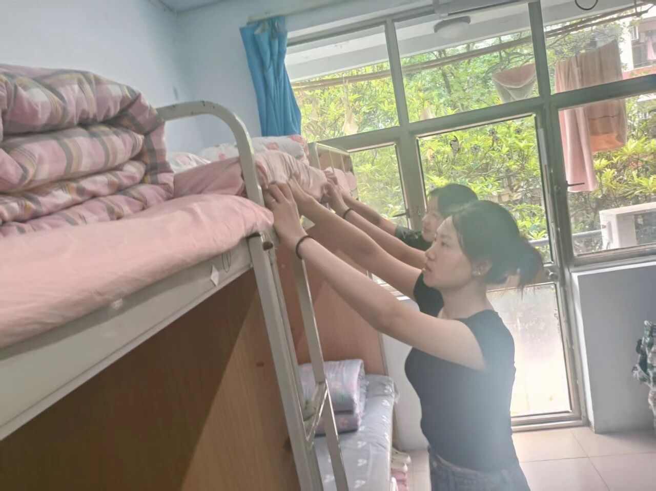 ����������