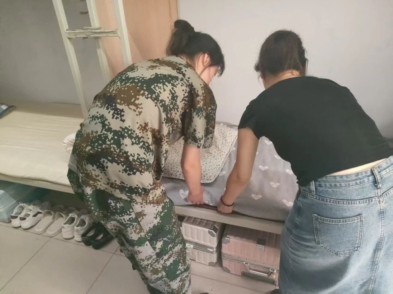 ����������