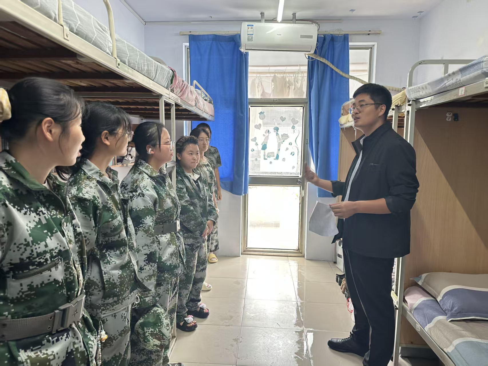 ����������