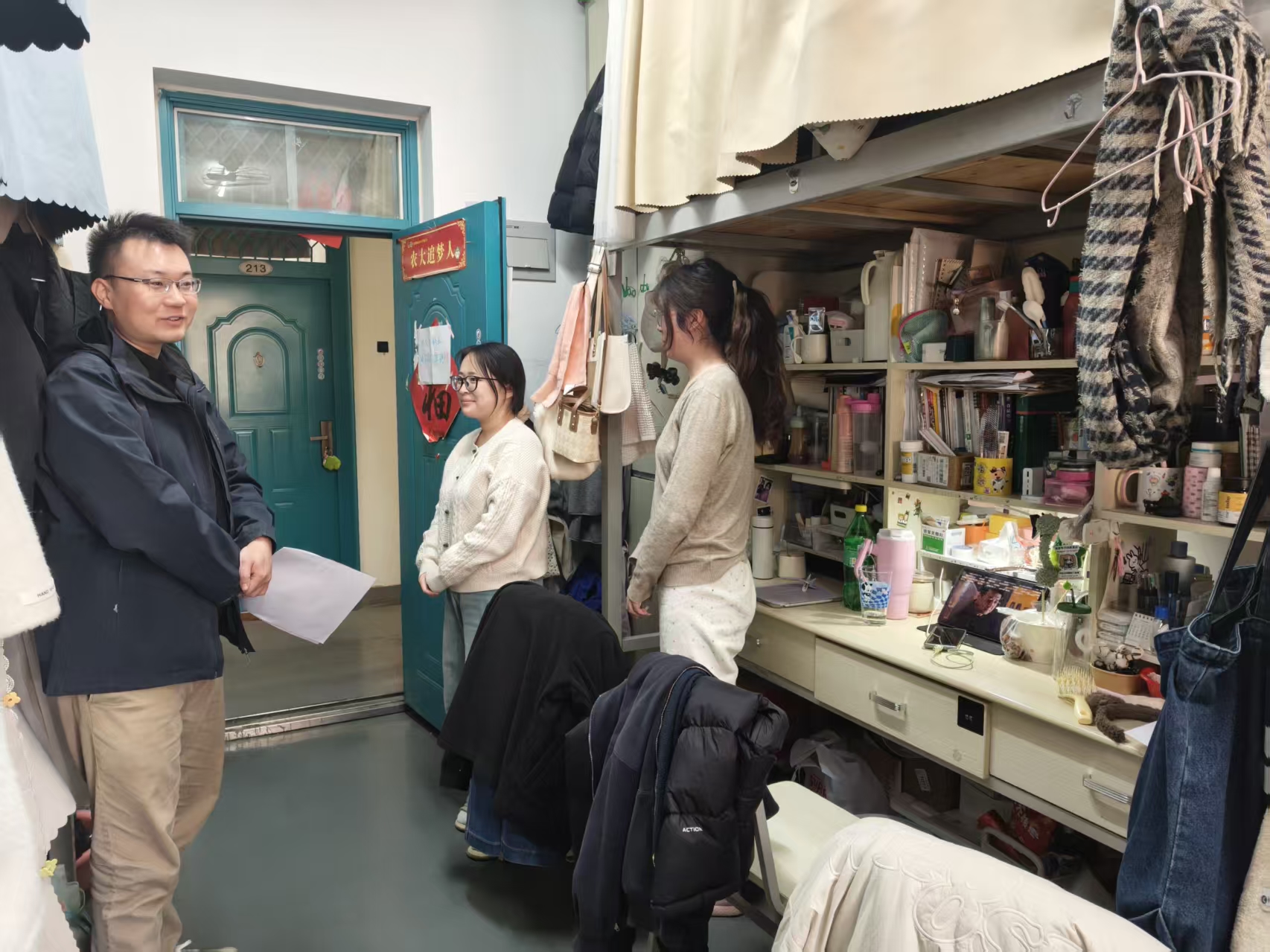 ����������