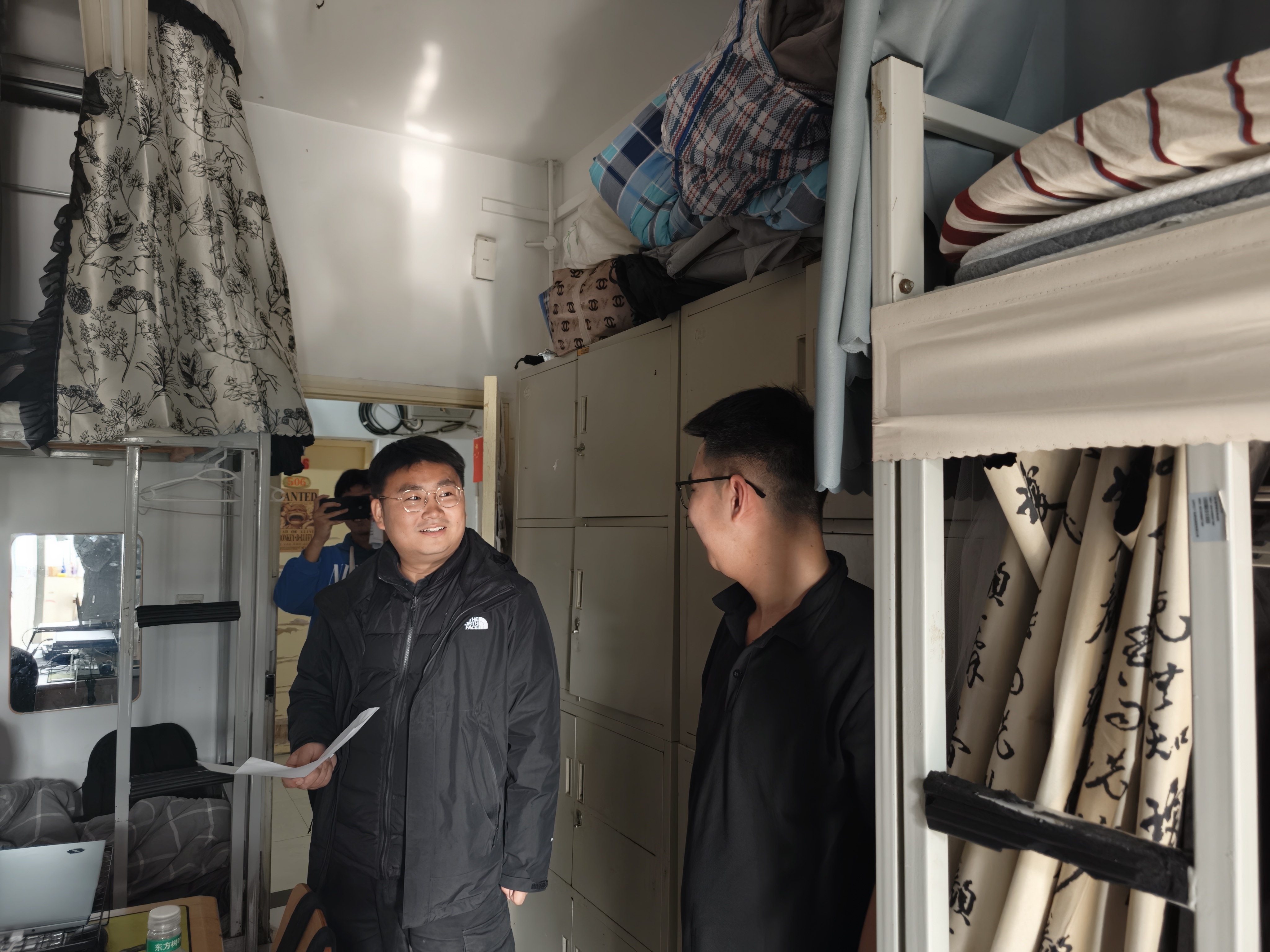 ����������