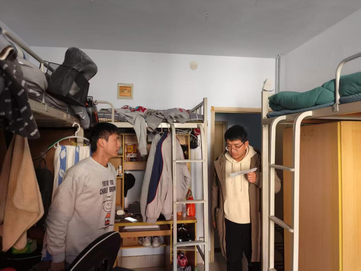 ����������