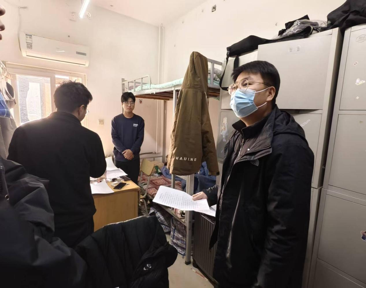 ����������