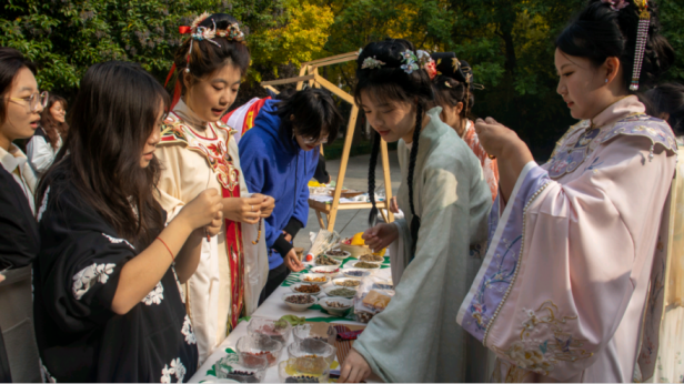 ����������