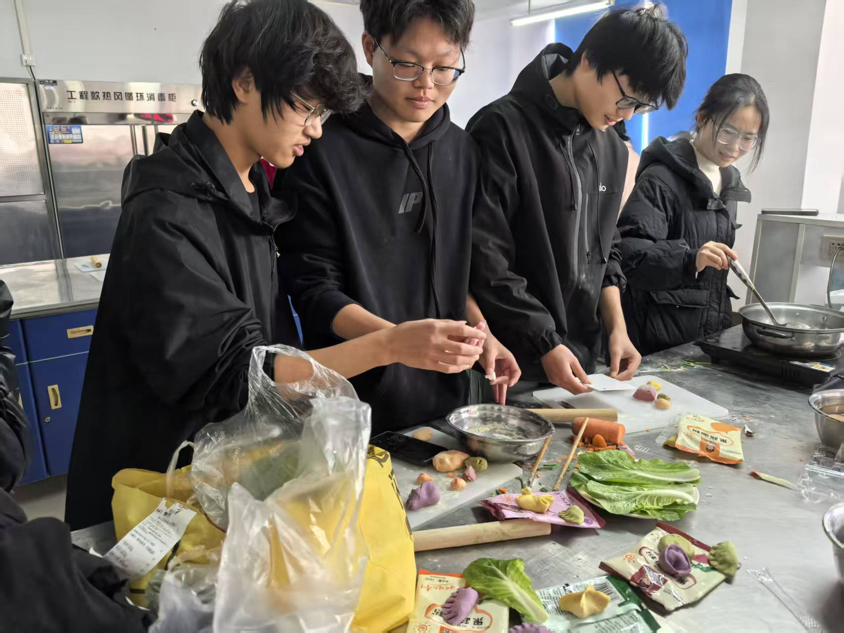 ����������