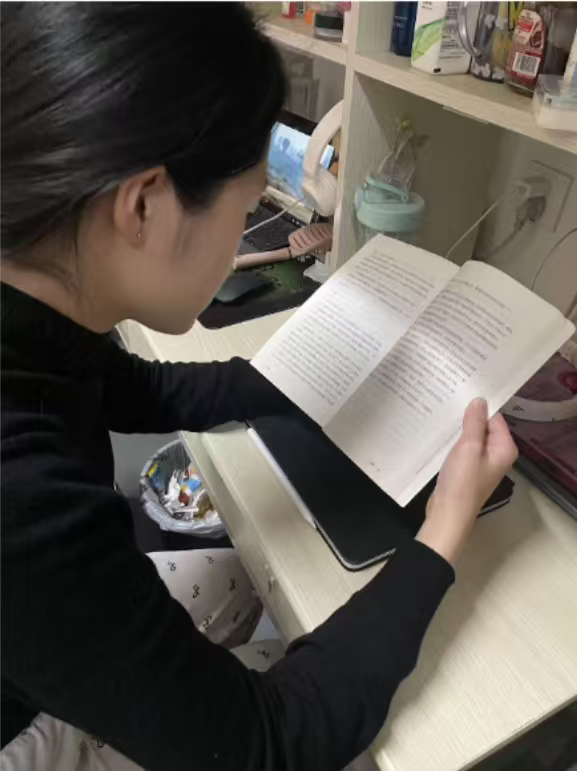 ����������