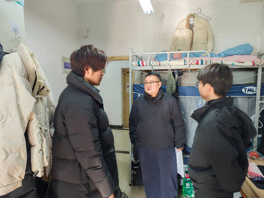 ����������