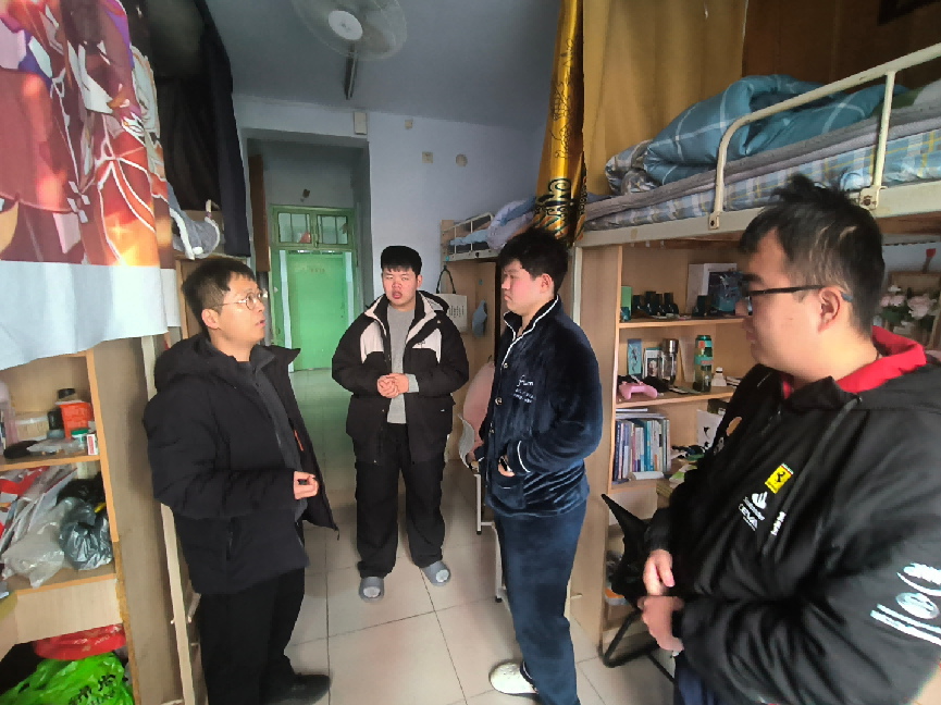 ����������