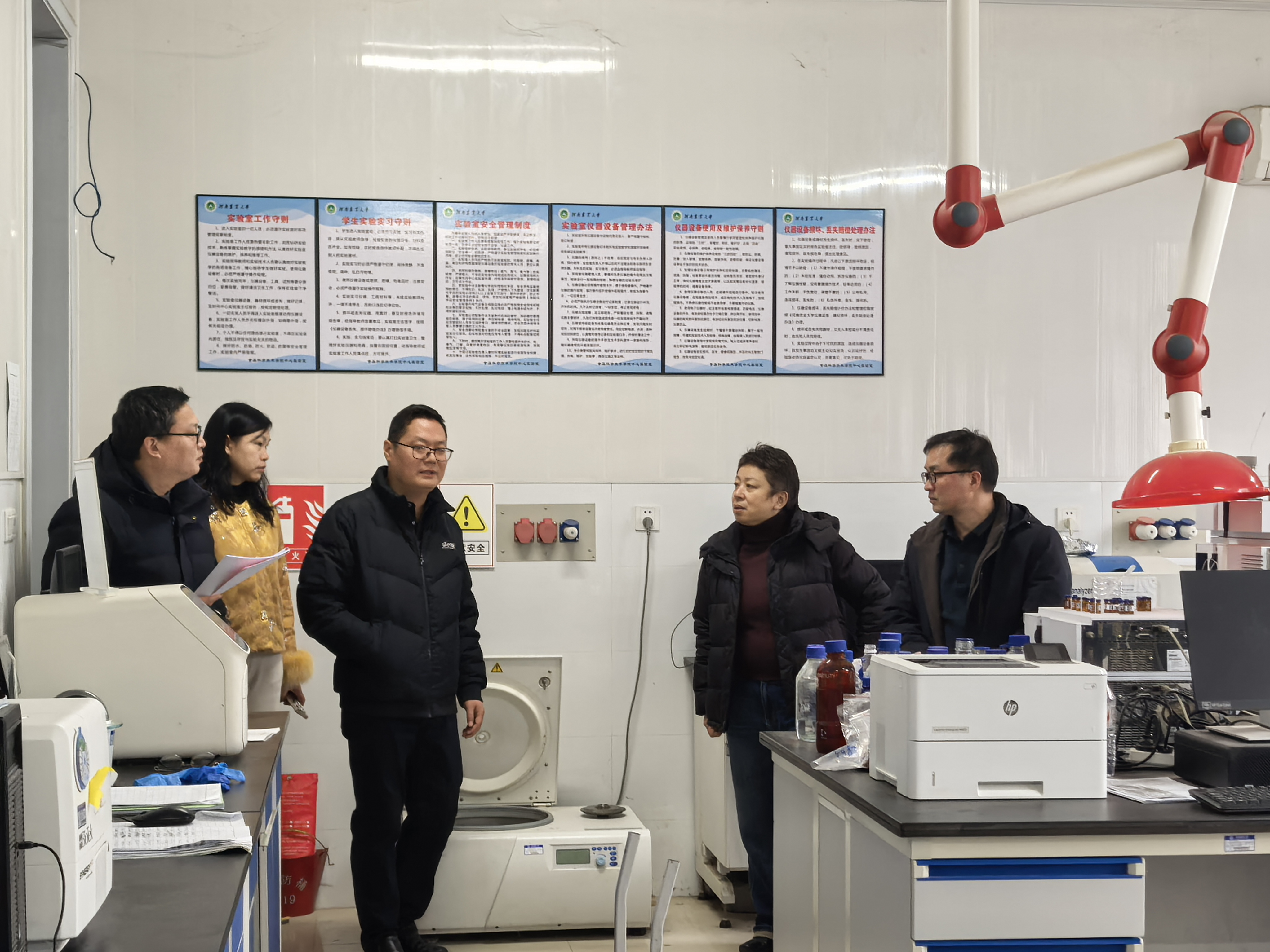 ����������