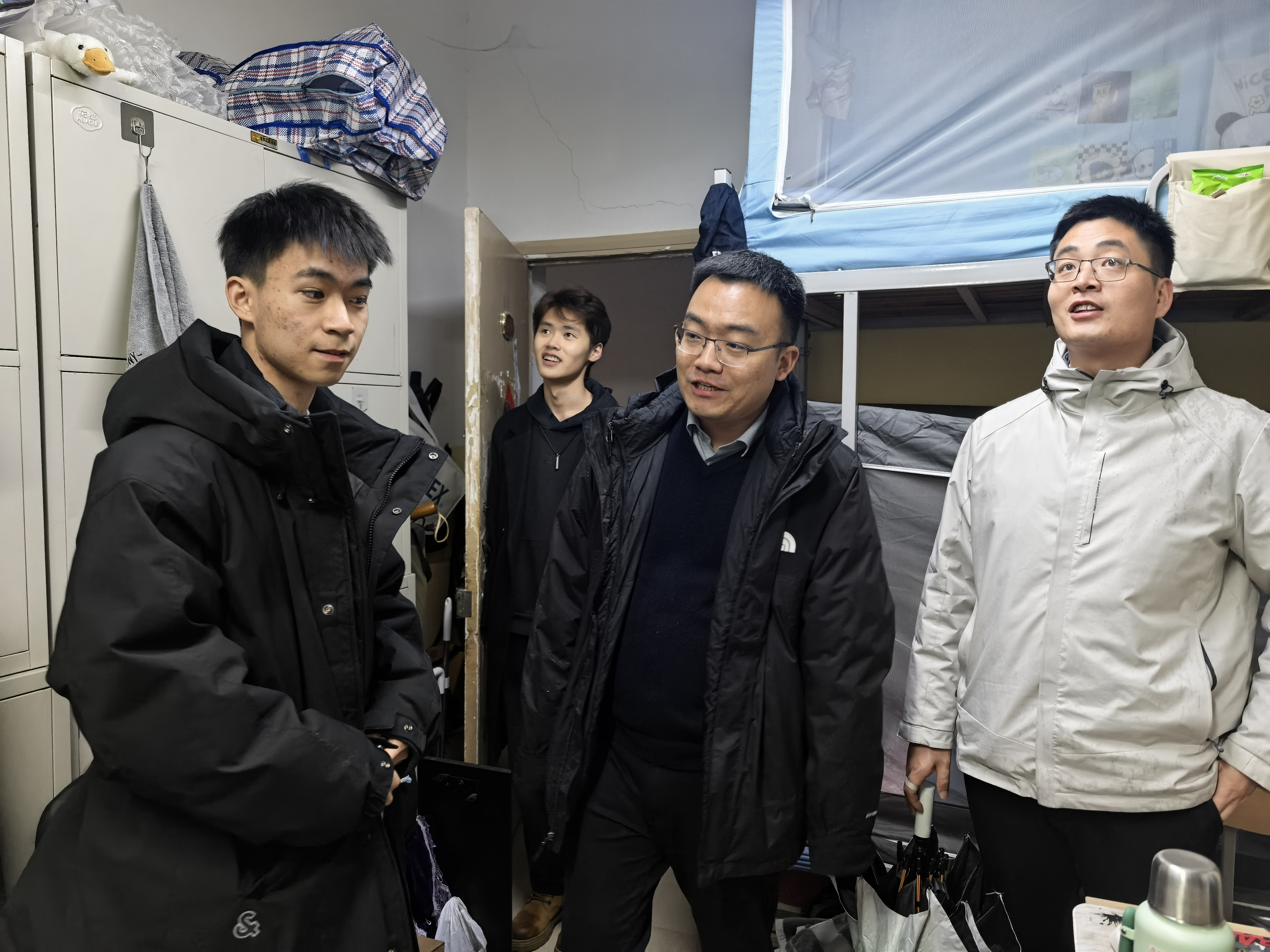 ����������