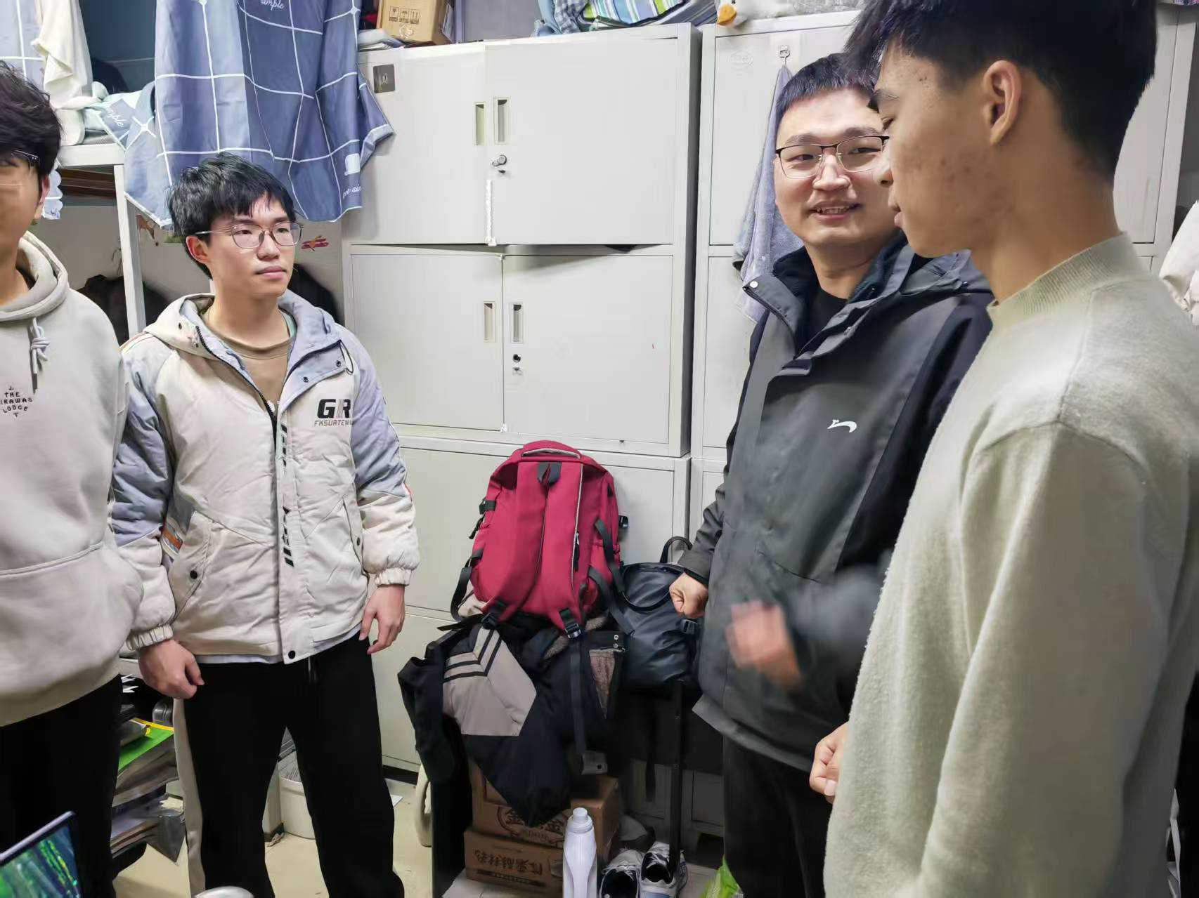 ����������