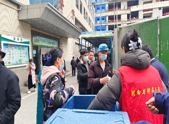 ����������