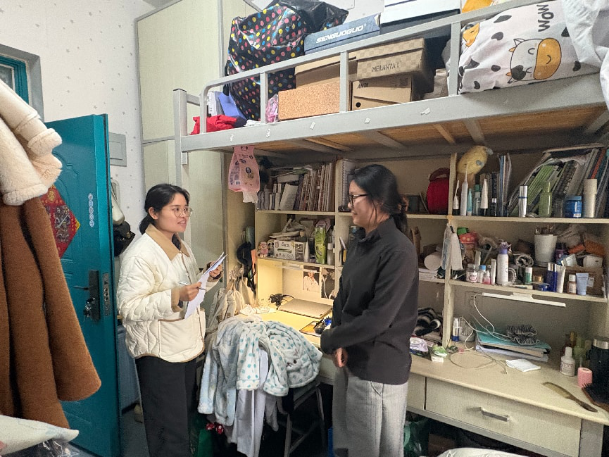 ����������