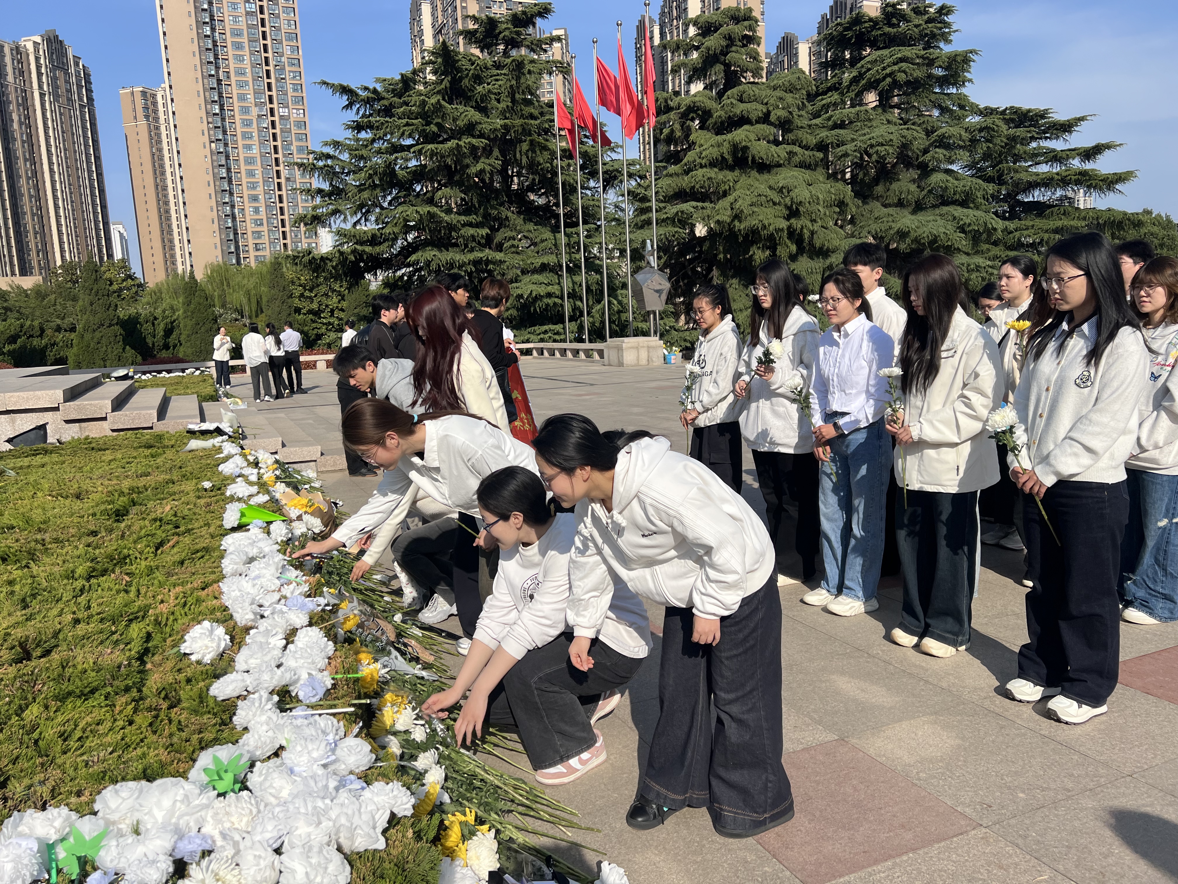 ����������